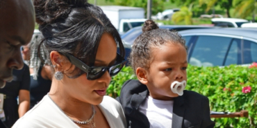 Rihanna, Babası Ronald Fenty’yi Son Yolculuğuna Uğurladı