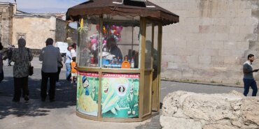 Güneş Enerjisiyle Aydınlanan Seyyar Tezgahlar