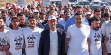 Özel 30 Ağustos’ta Gençlerle Yürüdü