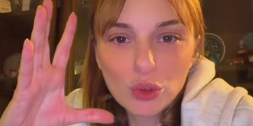 Nilperi Şahinkaya’nın Acı Kaybı: Annesi Vefat Etti