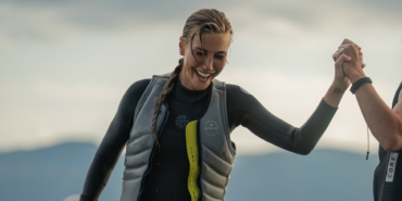 Çağla Şıkel, Boğaz’da Jet Sörf Keyfi Yaşadı!