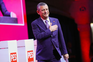 Özgür Özel Amsterdam’da Konuştu!!
