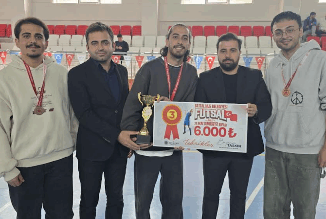BATTALGAZİ’DE 29 EKİM CUMHURİYET KUPASI FUTSAL TURNUVASI TAMAMLANDI