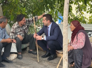 Osman Kurt Ev Ev Yazıhan’ı Geziyor