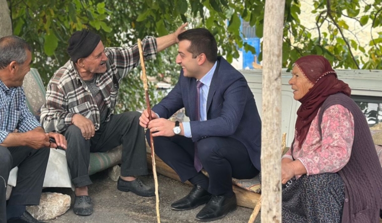 Osman Kurt Ev Ev Yazıhan’ı Geziyor