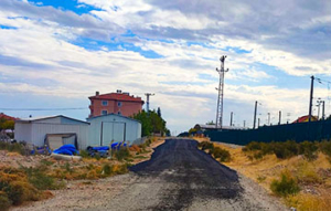 Yazıhan’da Vatandaş Kendi Yolunu Asfaltladı!!