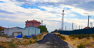 Yazıhan’da Vatandaş Kendi Yolunu Asfaltladı!!