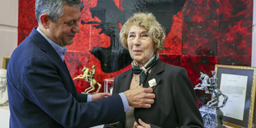 Yazar Ayşe Kulin CHP’ye Katıldı