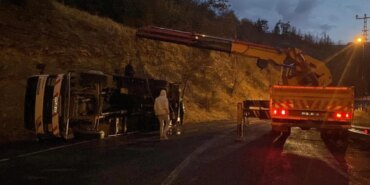 Hayvan Yüküyle Devrilen Çekici, İhbarla Kurtarıldı