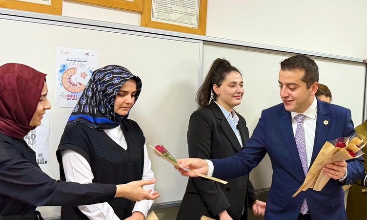 Yazıhan’da Öğretmenler Günü Coşkusu