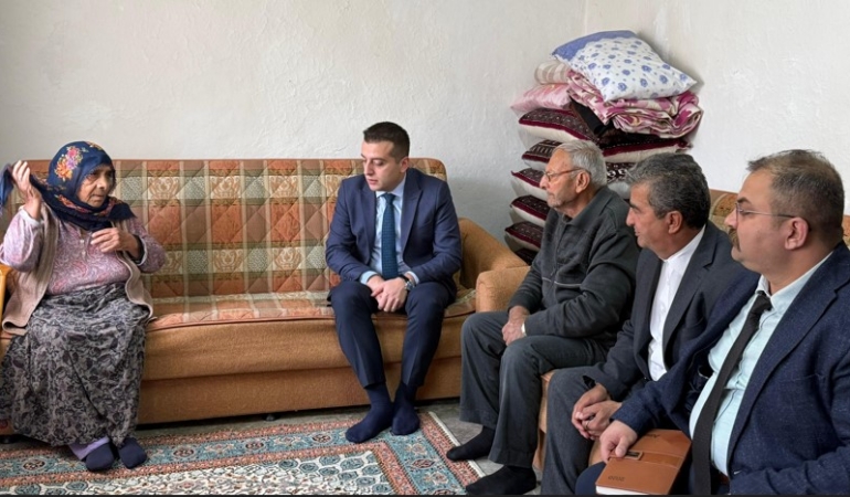 Kaymakam Kurt Hane Ziyaretlerinde