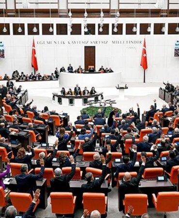 Yeni Anayasa İçin Referandum Hazırlığı Başladı!