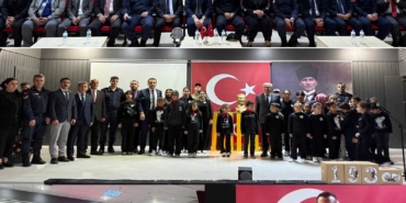 Öğrencilerden Ataya Saygı