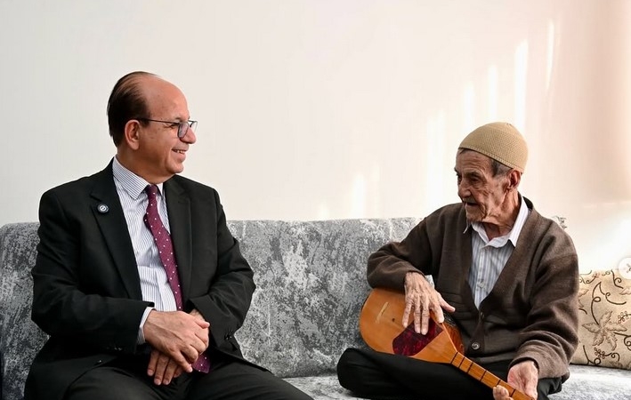 Belediye Başkanından Jest: Dengbeje Vefa..