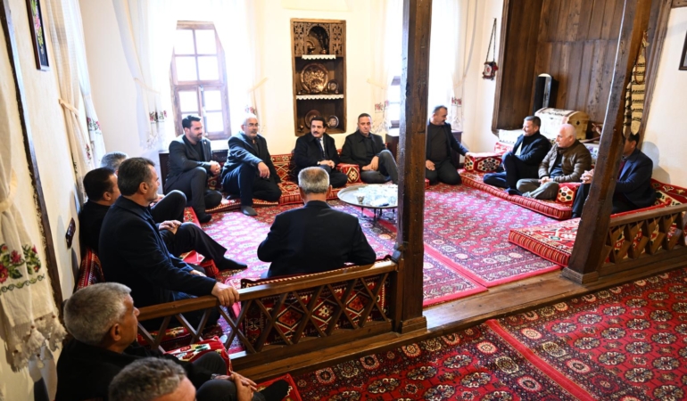 BAŞKAN TAŞKIN, ESKİ MALATYA MUHTARLARIYLA BULUŞTU