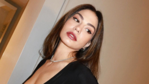 Demet Özdemir ve Ablası Katar’da Tatil Keyfi