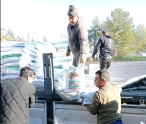 Organik Tarım İçin Gübre Dağıtımı Yapıldı