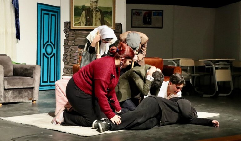 Modem Sustuktan Sonra Evde Konuşmalar Başladı!